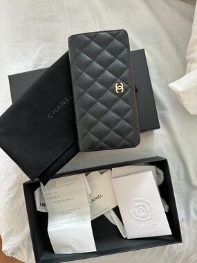 Chanel Black caviar long bifold Leather Wallet with Gold CC Logo